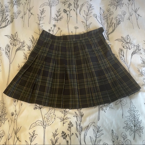 Forever 21 Pleated Skirt - Picture 1 of 4